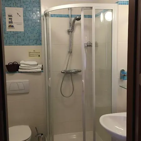 345 W Domu Zdrojowym - * 亚斯塔尔尼亚